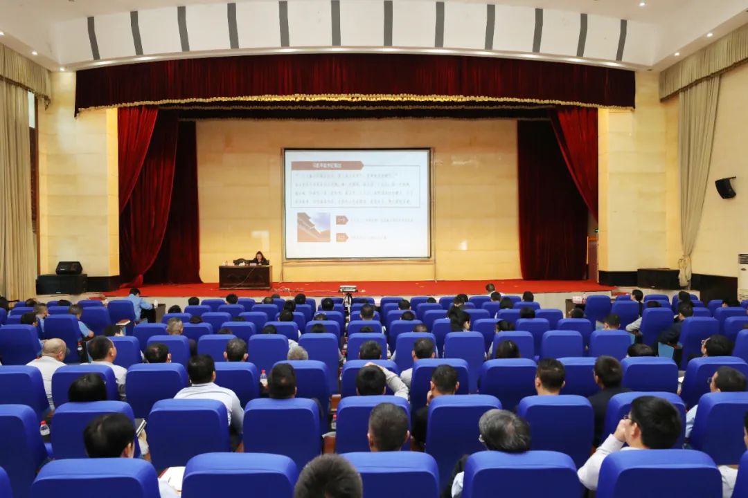 海鋼海礦聯(lián)合舉辦黨風(fēng)廉政教育專(zhuān)題黨課 以案明紀(jì)以案說(shuō)法.jpg