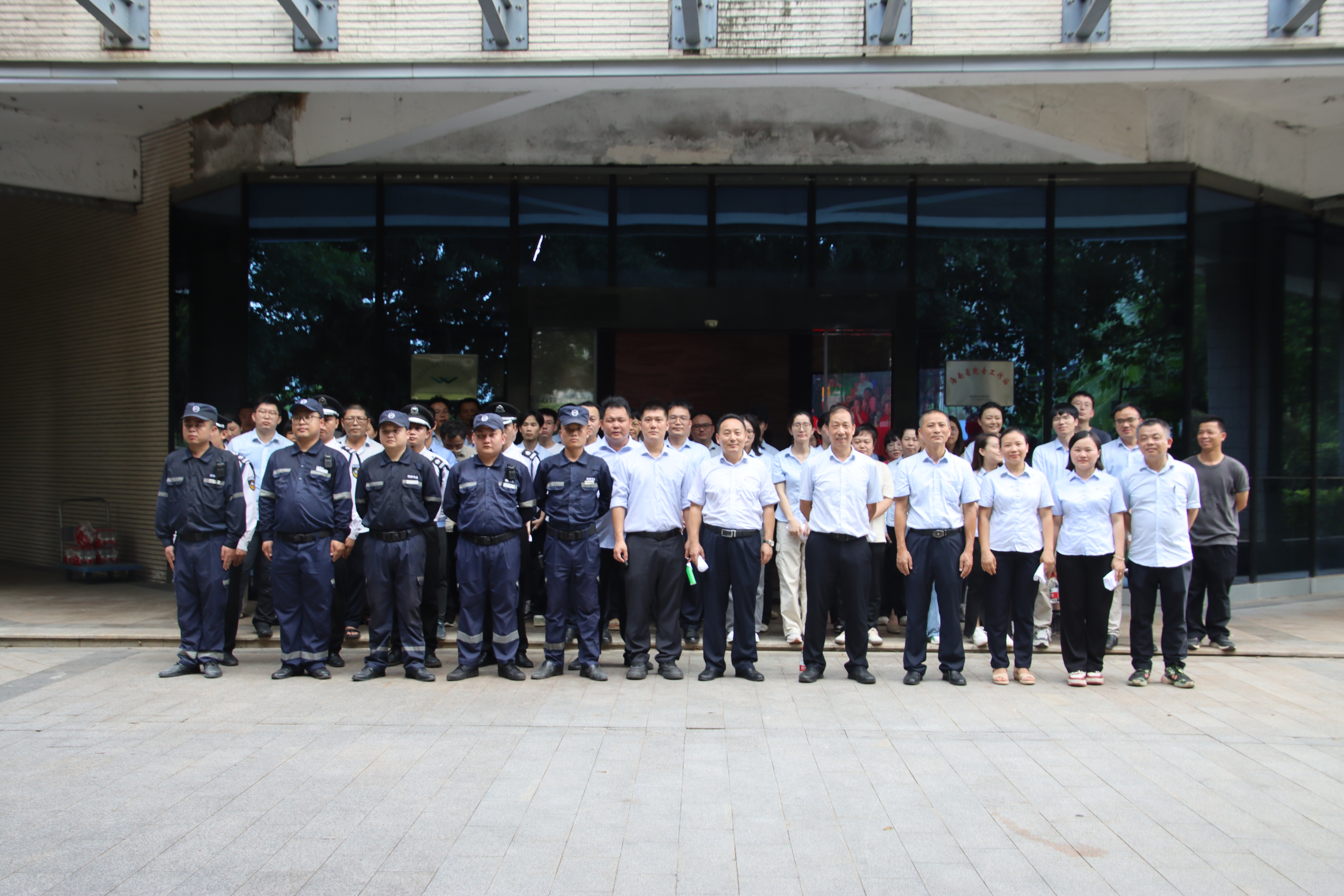 安全生產(chǎn)月|“收官”不“收勢”  海南礦業(yè)扎實(shí)開展主題活動(dòng) 筑牢安全生產(chǎn)防線