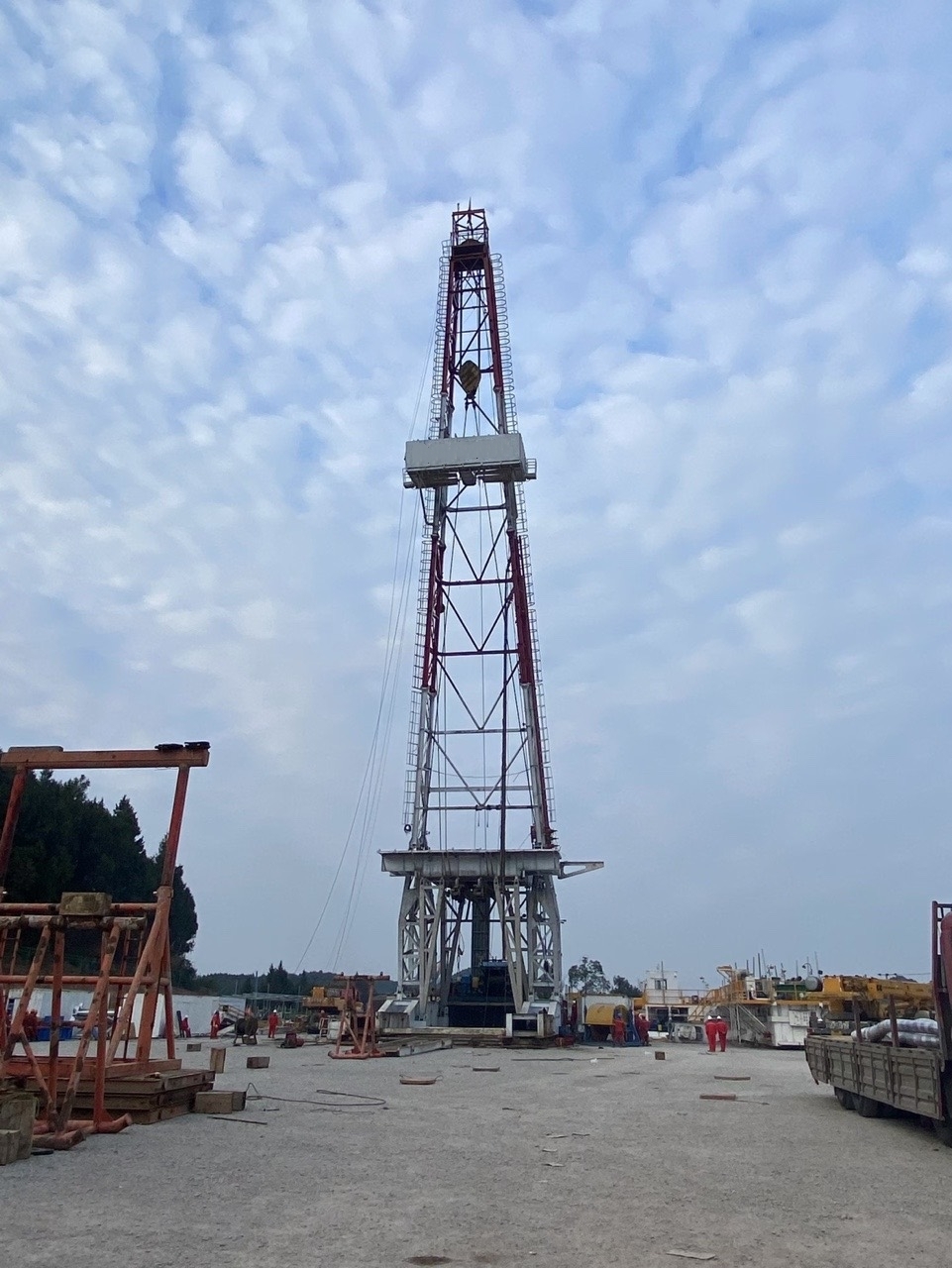 角108井組提前12天開鉆  洛克石油八角場項(xiàng)目增產(chǎn)加速